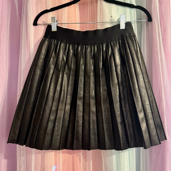hinge Dresses & Skirts - Hinge Black Pleather Pleated Mini Skirt, XS